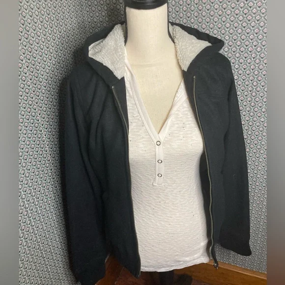 Rubbish Sherpa Hooded Jacket ASO Bella Swan in Twilight - Picture 10 of 12